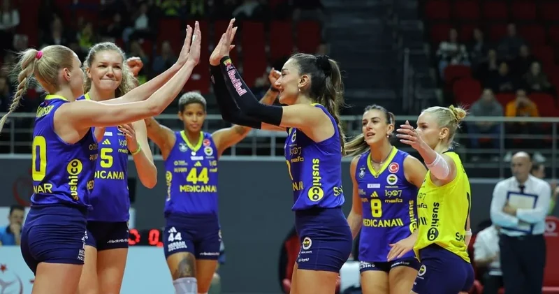 Polonyalı yıldız İstanbul da çok şaşırdığını açıkladı: Her gün heykelinin önünden geçiyorum