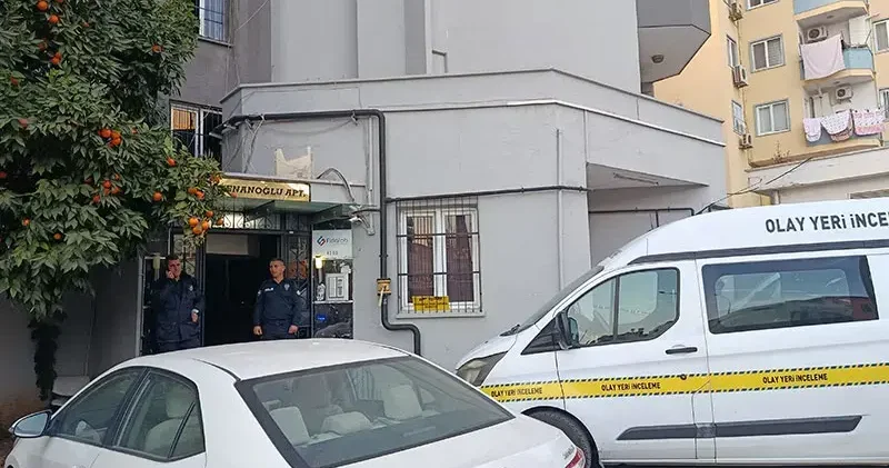 Parasını ödediği evi alamayınca müteahhidin oğlunu öldürüp, yaşamına son verdi