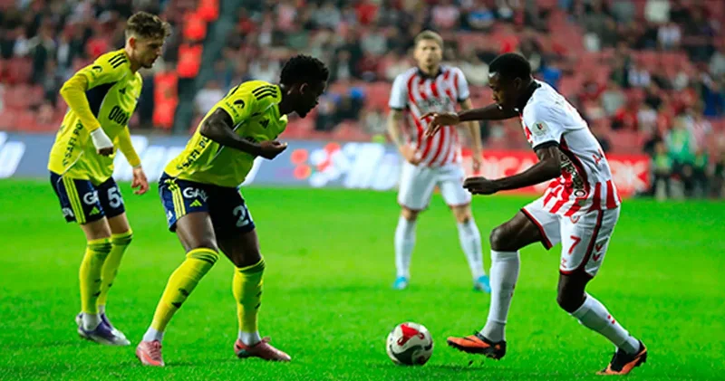 Fenerbahçe nin ilk 11 i belli oldu: Samsunspor karşısında sürpriz karar