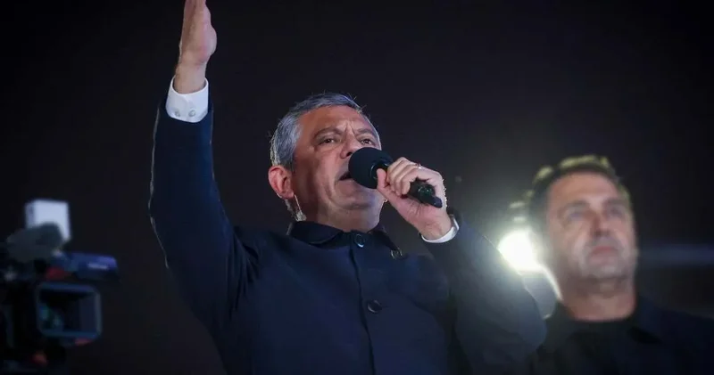 Özel den Yunan gazetecinin hadsiz Erdoğan paylaşımına sert tepki