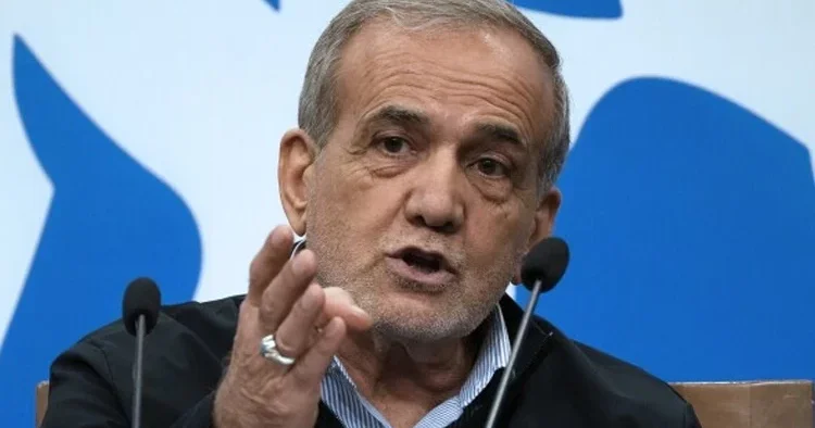 İran Cumhurbaşkanı Pezeşkiyan ın zor anları: Sözü kesilince Türkçe karşılık verdi