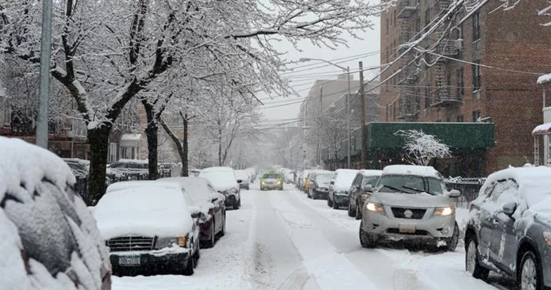 Britanya da yoğun kar, hayatı olumsuz etkiledi Dış Haberler