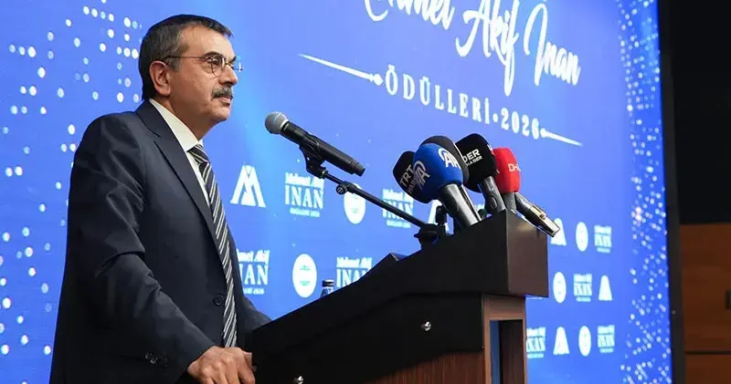 Mehmet Akif İnan ödülleri sahiplerini buldu