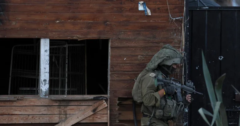 Soykırımcı İsrail ordusu, Sarı Hat tı geçtiği iddiasıyla bir Filistinliyi hedef aldı