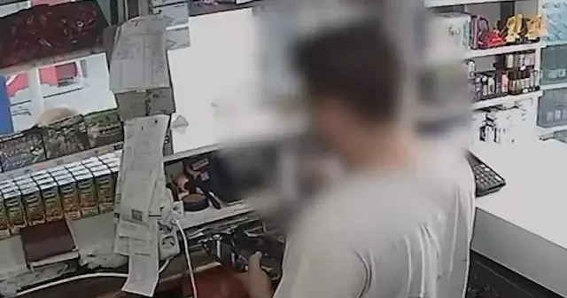 CHP’li Bayrampaşa Belediyesi genç büfeciyi de haraca bağlamış: Rüşvet paralarının böyle almışlar VİDEO İZLE