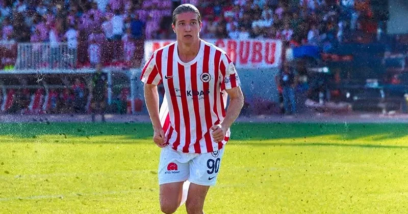 2. Lig ekibi şampiyonluğa giden rakibinin 10 numarasını aldı