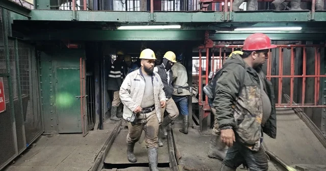 Yerin altındaki tecrübe enkazda hayat oldu Asrın felaketinin kahramanları depremin yıl dönümünde yaşadıklarını anlattı Zonguldak Haberleri