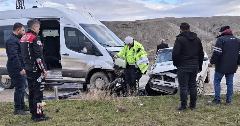 Beypazarı nda Trafik Kazası: 4 Yaralı