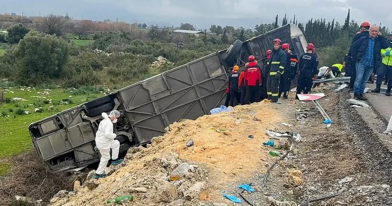 Nepal de Düğün Dönüşü Kaza: 13 Ölü, 34 Yaralı