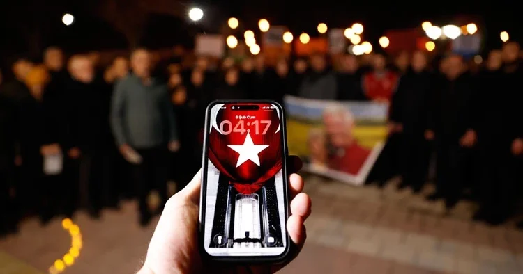 Saatler 04.17 de durdu! 6 Şubat depremlerinin üzerinden 3 yıl geçti... Birçok ilden anma töreni düzenlendi