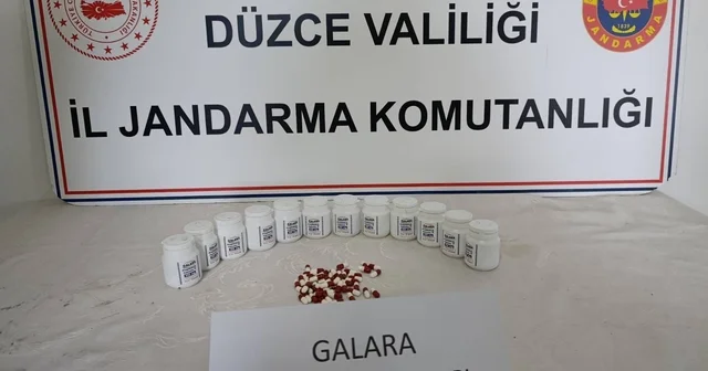 Düzce de sentetik eczaları araçtan yol kenarına atan şüpheli gözaltına alındı Düzce Haberleri