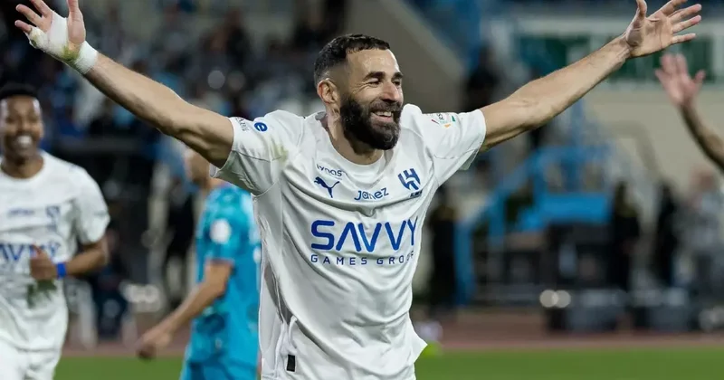 Ronaldo duymasın! Benzema ilk maçında destan yazdı