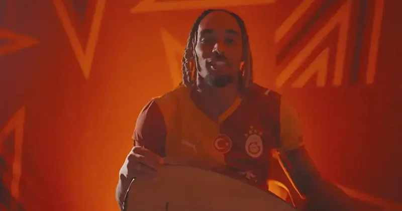 Bağlamayı eline alan Sacha Boey den Galatasaray sözleri: Yeni gelmedim, geri geldim! Fanatik Spor Haberleri Video