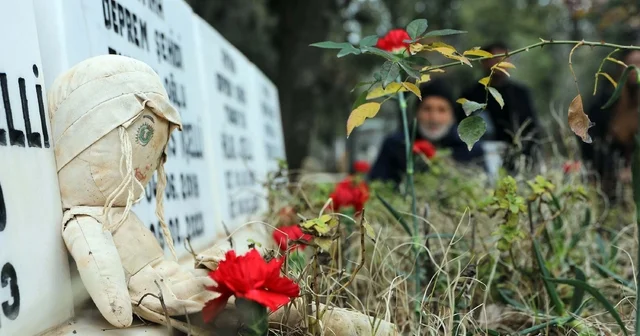 Oğlu, hamile gelini ve 2 torununu kaybeden baba: Mezarlık evimiz oldu Gaziantep Haberleri