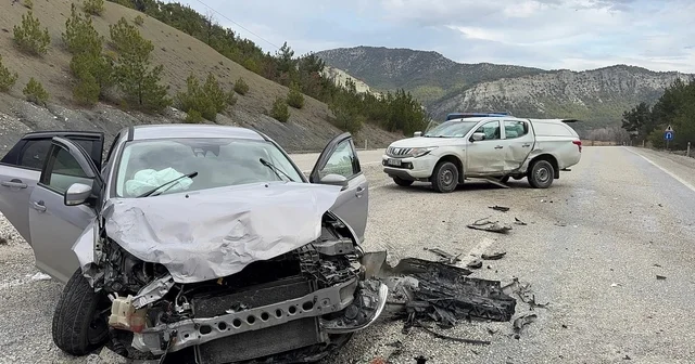 Kastamonu da pikap ile otomobil çarpıştı: Eski belediye başkanı yaralandı Kastamonu Haberleri
