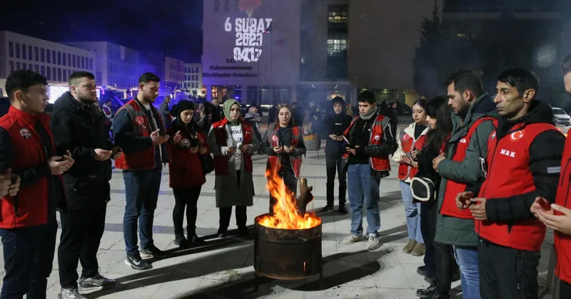 Kahramanmaraş ta depremlerde hayatını kaybedenler anıldı
