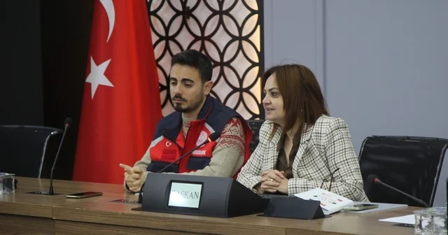 Niğde de koruyucu aile farkındalığı için seminer düzenlendi Niğde Haberleri