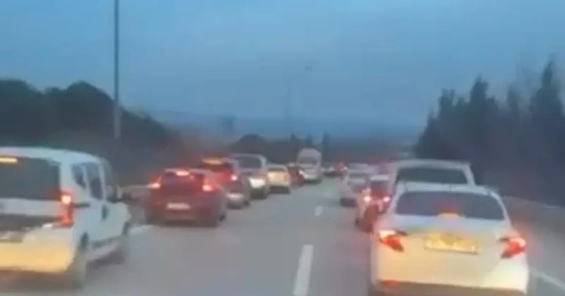 Bursa da yoğun trafikte, fermuar sistemi takdir topladı
