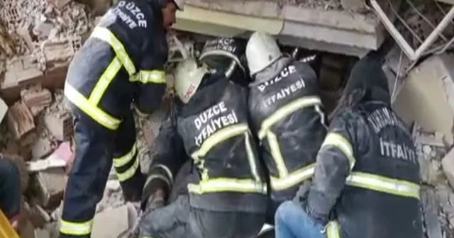 Zamanla yarıştılar, yaşananları hiç unutmadılar İlk 3 gün sıfır uykuyla çalıştık Düzce Haberleri