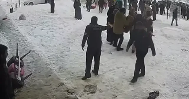 6 Şubat depreminden yeni görüntüler: Hastanedeki panik anları güvenlik kamerasında VİDEO İZLE