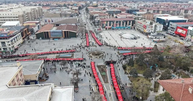 Binlerce Erzincanlıdan bayrak yürüyüşü Erzincan Haberleri