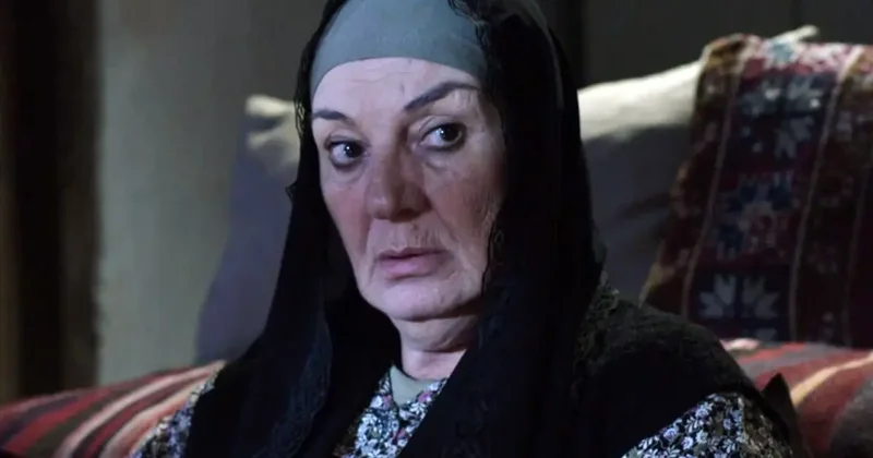 Usta oyuncu Nevin Efe hayatını kaybetti