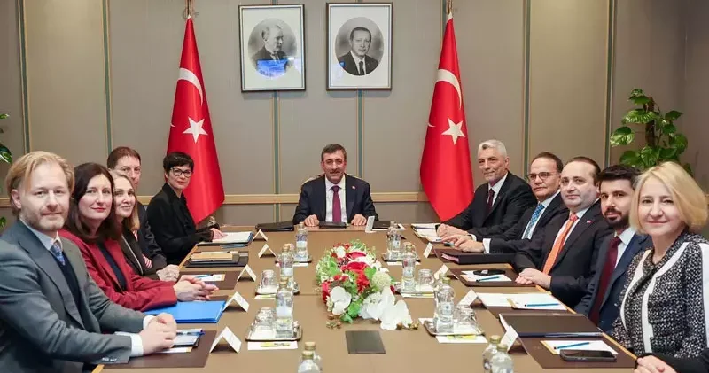 Cevdet Yılmaz, AB Komisyonu Üyesi Kos ile görüştü