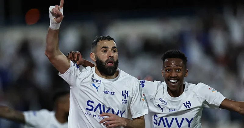 Karim Benzema ilk maçında hat trick yaptı!