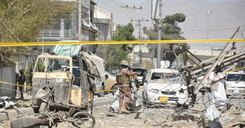 Pakistan ın başkenti İslamabad daki bir camide cuma namazı sırasında patlama