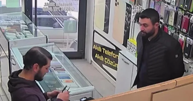 Tamire getirilen cep telefonunun bataryası patlayıp alev aldı Konya Haberleri