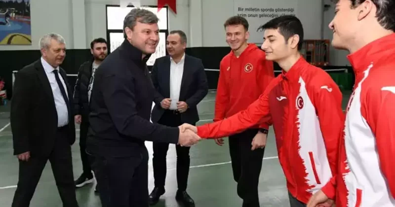 Ertuğrul Sağlam dan sürpriz ziyaret! Atatürk ün o sözünü hatırlattı