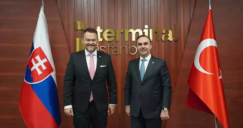 Bakan Kacır, Slovakya Yatırımlar, Bölgesel Kalkınma ve Bilişim Bakanı Migal ile görüştü