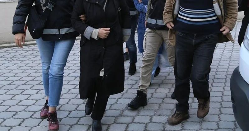 İzmir de yaşlı kadının dolandırıldığı iddiasında 2 tutuklama Son dakika haberleri