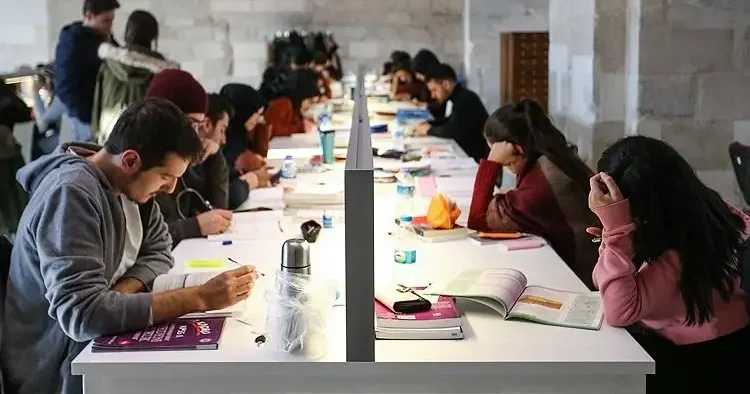 YÖK ten öğrencilere müjde! Mezun olmadan iş tecrübesi