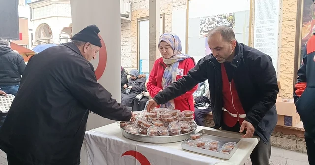 6 Şubat depreminde hayatını kaybedenler anısına lokma dağıtıldı Bartın Haberleri