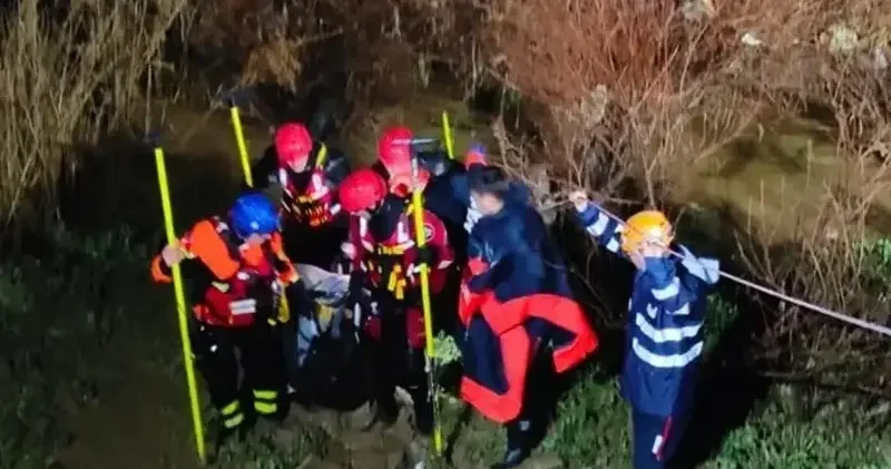 İzmir de derede kaybolmuştu: 8 yaşındaki kız çocuğunun cansız bedenine ulaşıldı Gündem Haberleri