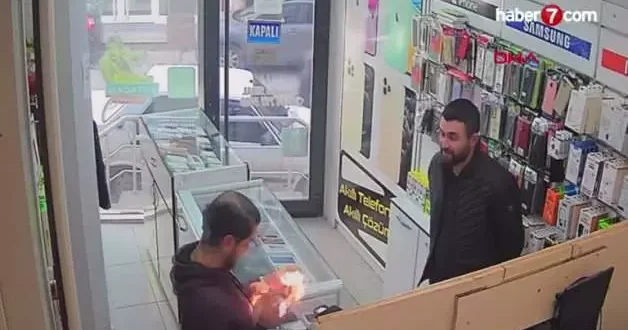 Konya da korku dolu anlar: Telefon bataryası elinde patladı