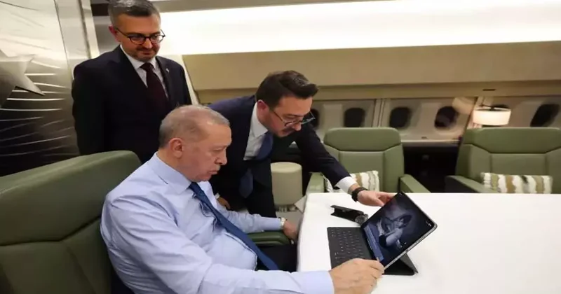 Erdoğan, AA’nın 2025’e damga vuran fotoğraflarını inceledi! 4 fotoğrafa oy verdi