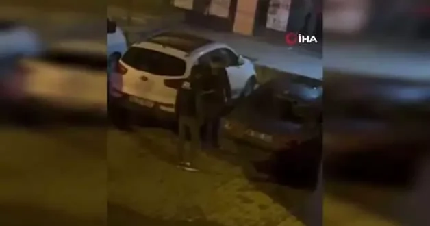 Boşanma aşamasında sinirler gerildi! Öfkeli koca arabayı paramparça yaptı