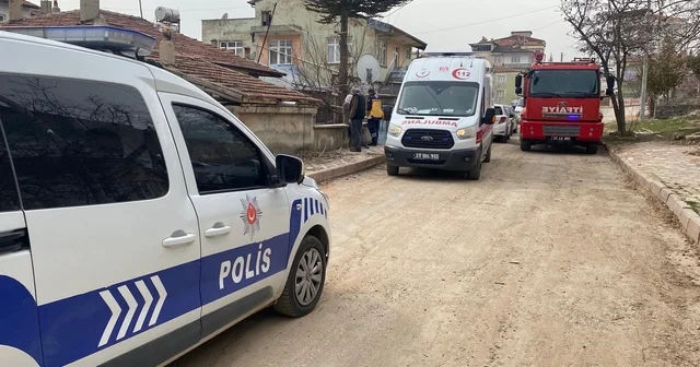 Haber alınamayan yaşlı kadın için ekipler seferber oldu: Banyoda düştüğü ortaya çıktı Elazığ Haberleri