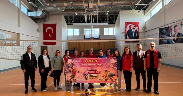 Evinin sultanları, bu kez parkede ter döktü Aydın Haberleri