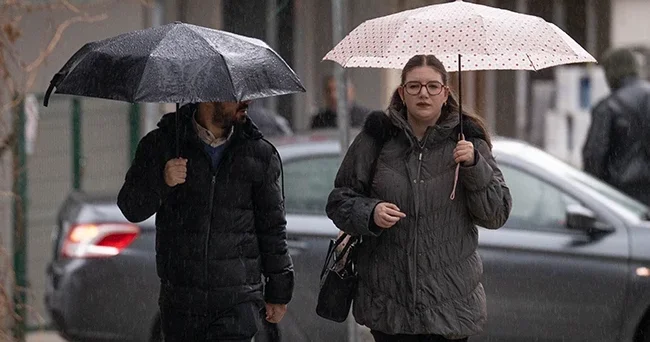 Sağanak yağış başlıyor: Meteoroloji saat verdi! Bu illerde yaşayanlar dikkat: Kuvvetli geliyor