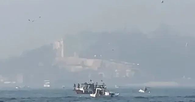 İstanbul’da sabah saatlerinde etkili olan sis Boğaz hattını görünmez kıldı VİDEO İZLE