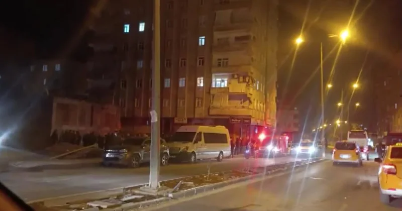 Zeminde kayma olduğu iddiasıyla 8 katlı bina tahliye edildi