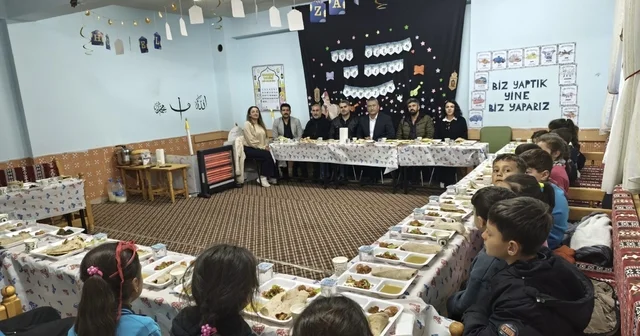 Mazıdağı İlçe Milli Eğitim Müdürü Aydıner, öğrencilerle iftarda buluştu Mardin Haberleri