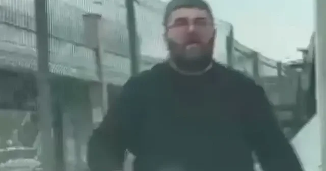 E 5’te trafik magandası dehşeti: Küfürler yumruklar havada uçuştu VİDEO İZLE