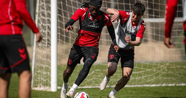 Samsunspor, Fenerbahçe maçı için Antalya da hazırlıklarına devam ediyor Samsun Haberleri