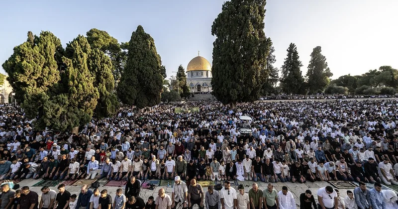 İşgalci İsrail Mescid i Aksa da cuma namazı kılınmasına izin vermiyor