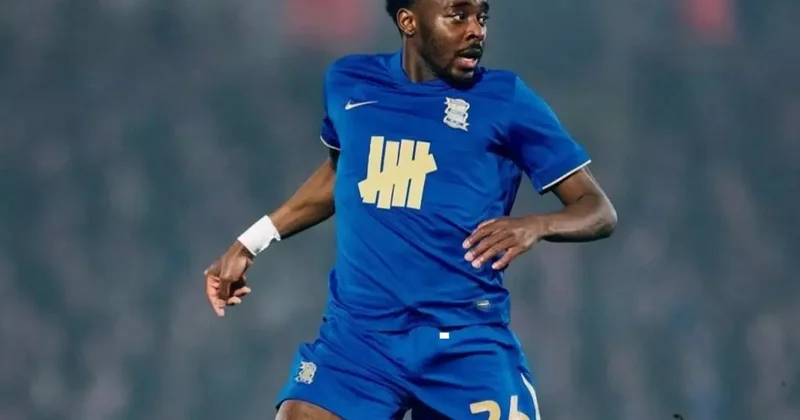 Osayi Samuel e İngiltere de linç girişimi