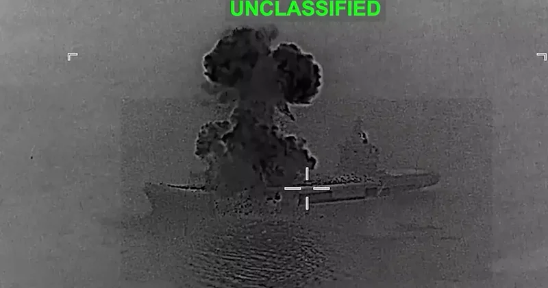 SON DAKİKA ABD İsrail İran savaşında son durum: İHA gemisine saldırı, Manama da 2 otel vuruldu